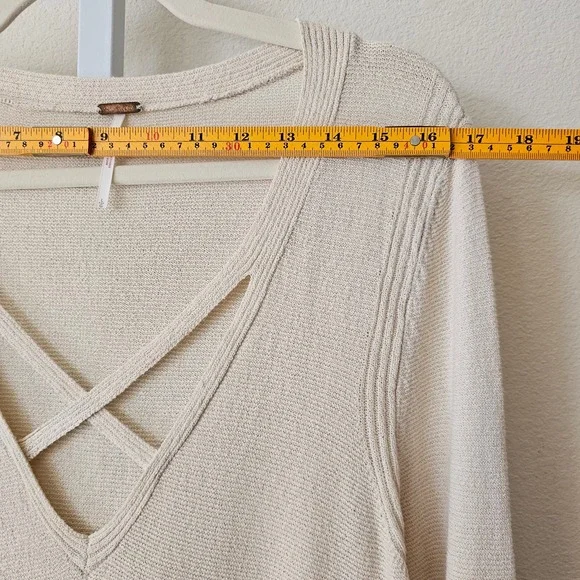 FREE PEOPLE Women's Criss Cross Pull-Over Cream Long Slit Tunic Sweater Sz L - Picture 12 of 14